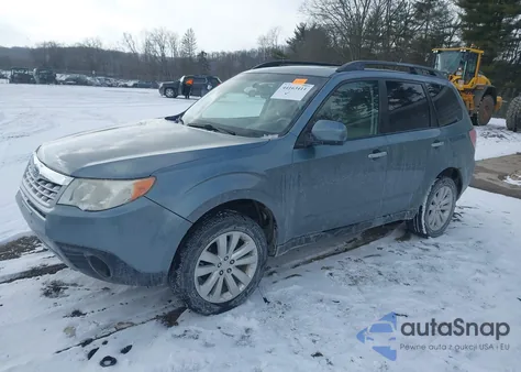 2011 Subaru Forester 2.5X Premium z USA, uszkodzony, nr VIN JF2SHADC0BH746742